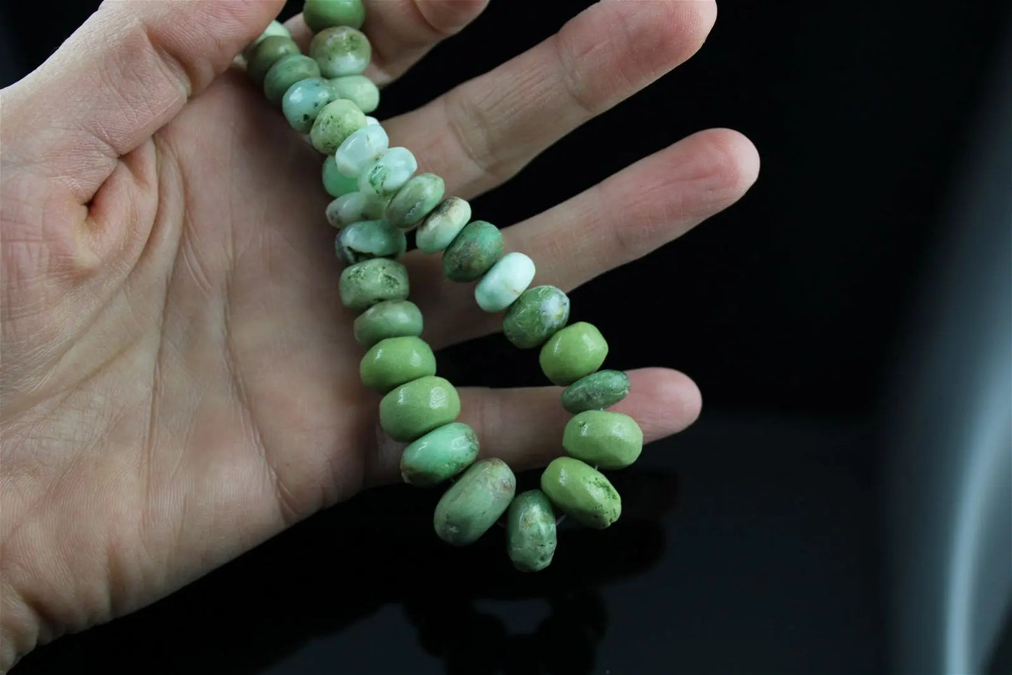 1 fil de perles en chrysoprase photo contractuelle - Aurore Lune