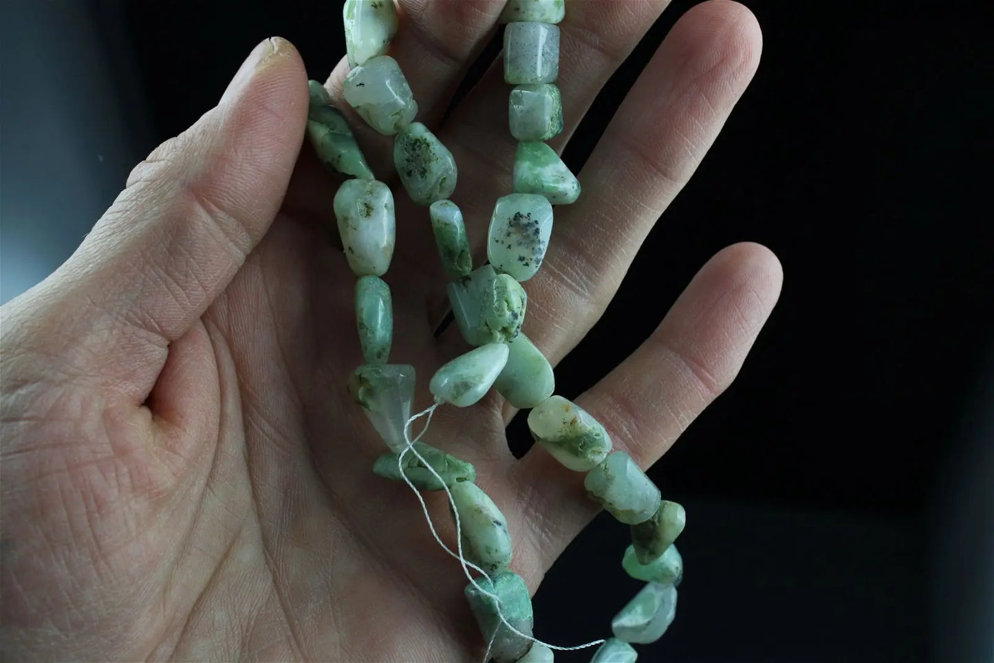 1 fil de perles en chrysoprase photo contractuelle - Aurore Lune