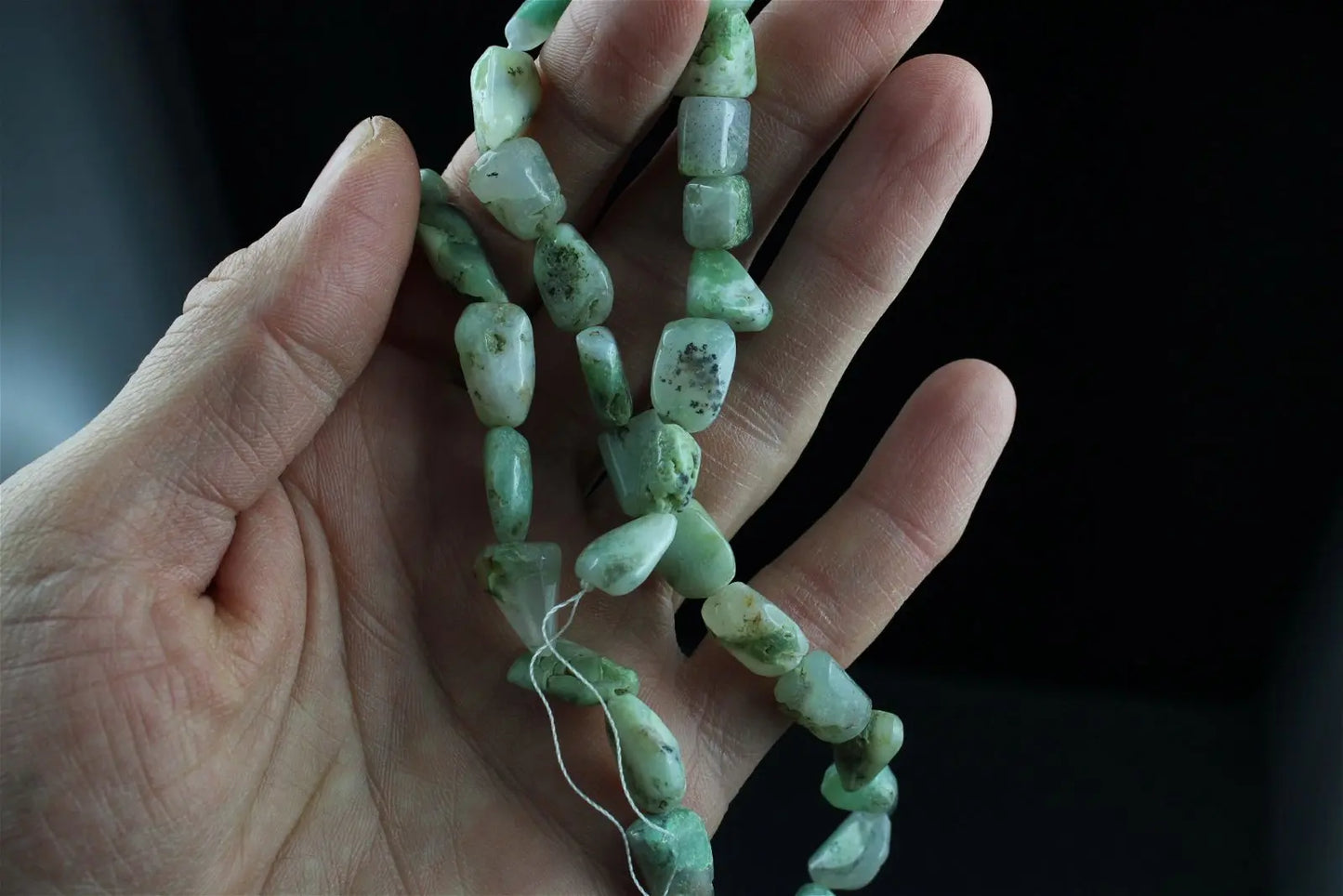 1 fil de perles en chrysoprase photo contractuelle - Aurore Lune
