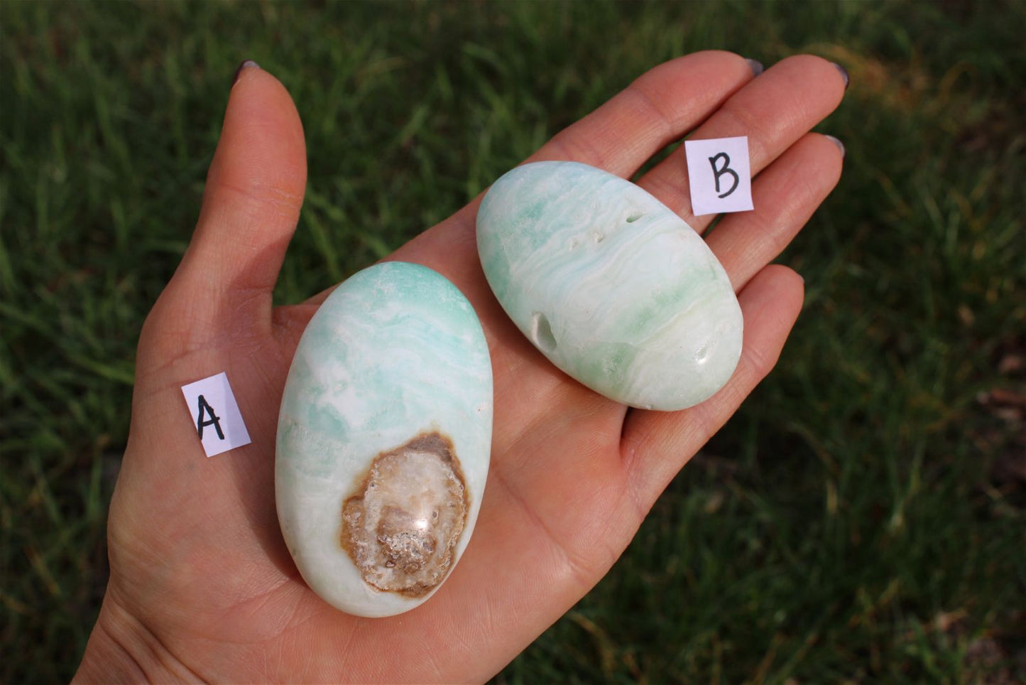 1 galet calcite des Caraïbes au choix - Aurore Lune