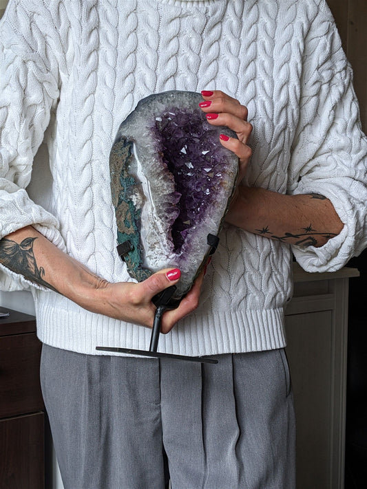 1 géode améthyste sur socle +5kg - Aurore Lune