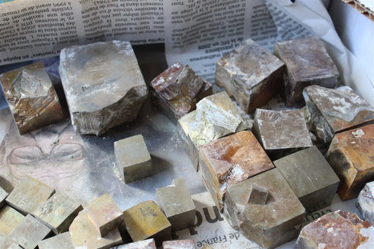 1 gros cube de pyrite - COLIS - Aurore Lune