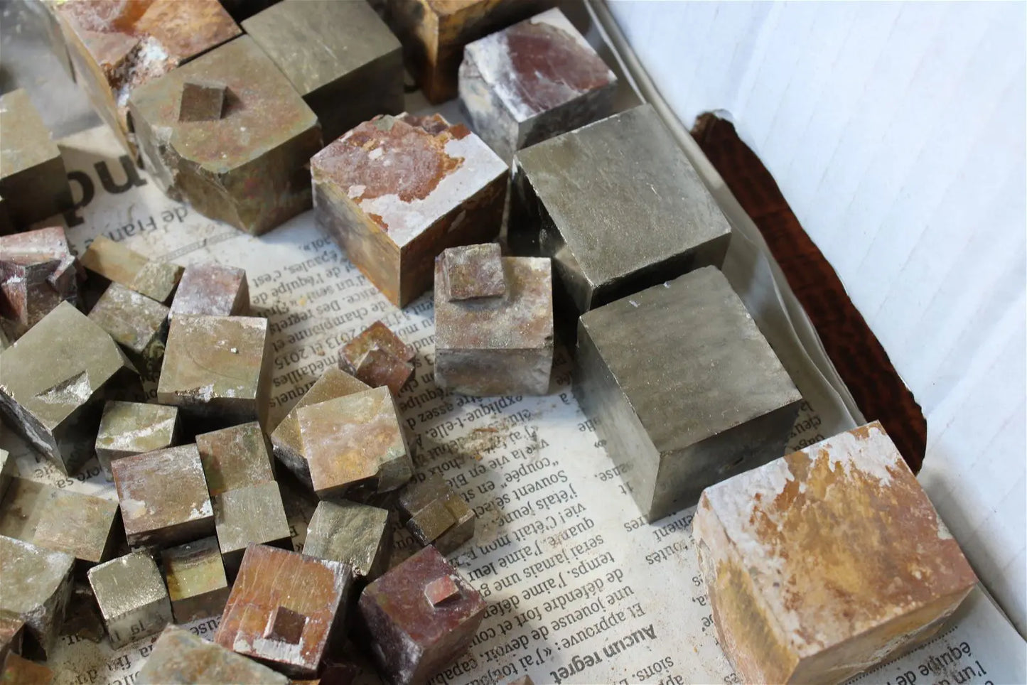 1 gros cube de pyrite - COLIS - Aurore Lune