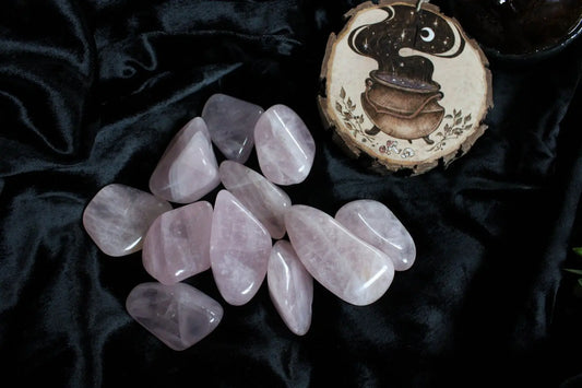 1 grosse pierre roulée en quartz rose - Aurore Lune