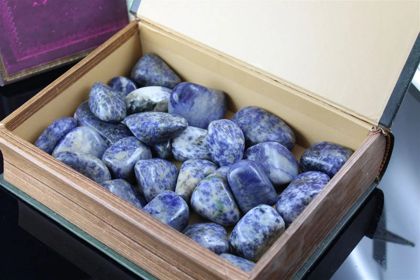 1 grosse pierre roulée sodalite - Aurore Lune