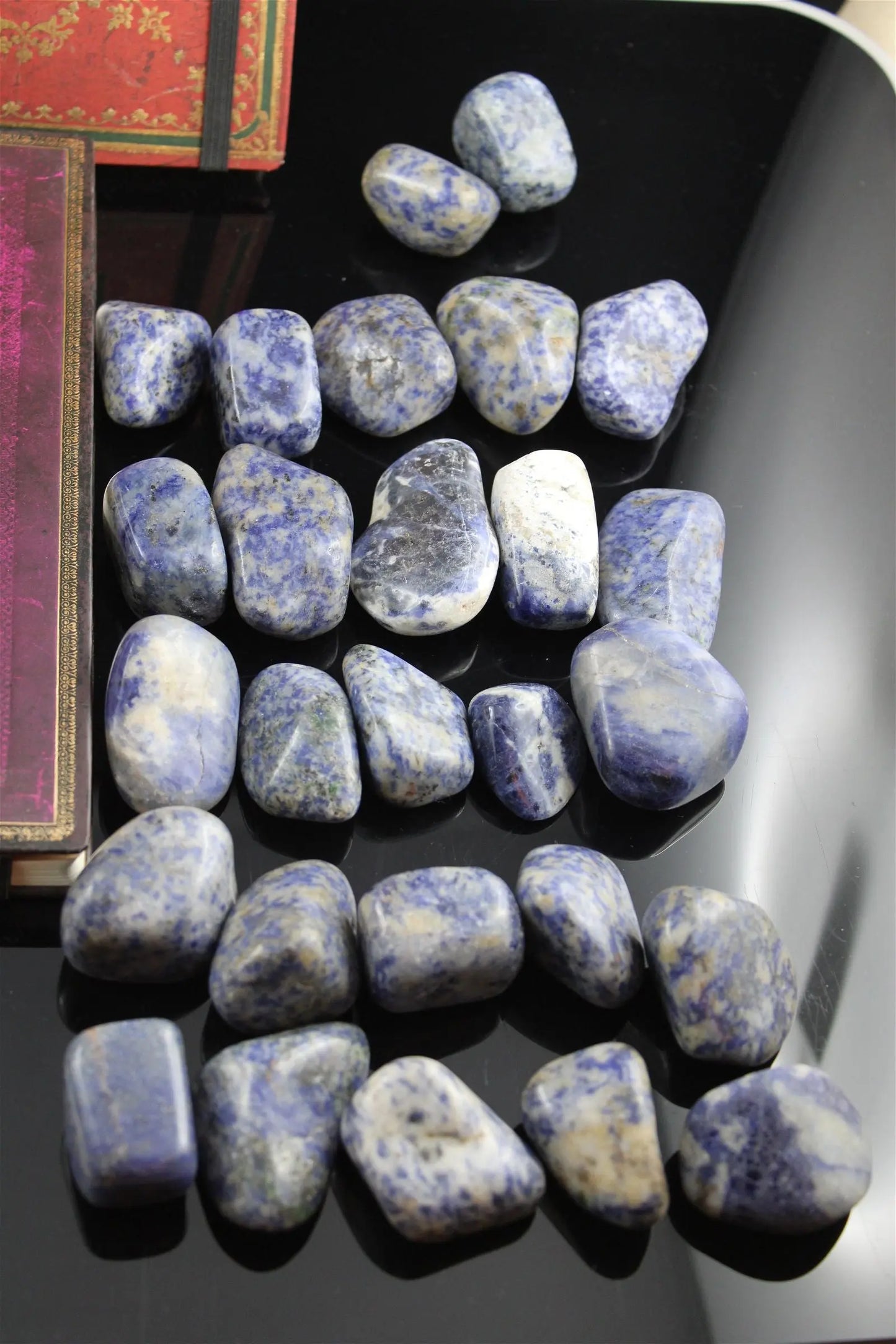 1 grosse pierre roulée sodalite - Aurore Lune