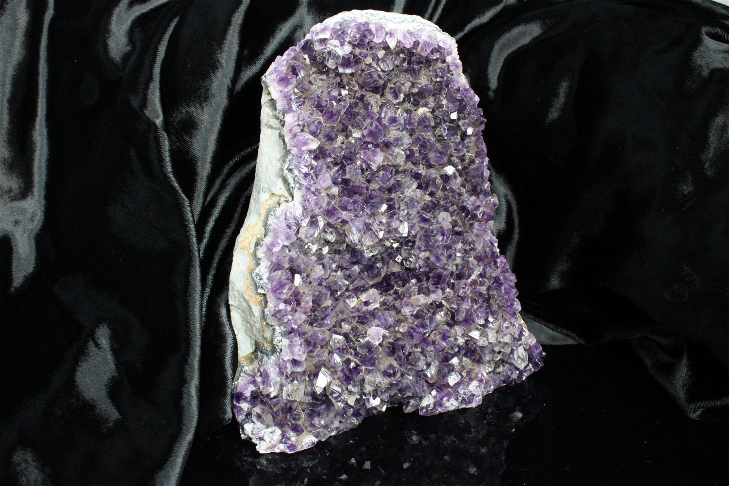1 magnifique améthyste à poser 2.6 kg - Aurore Lune