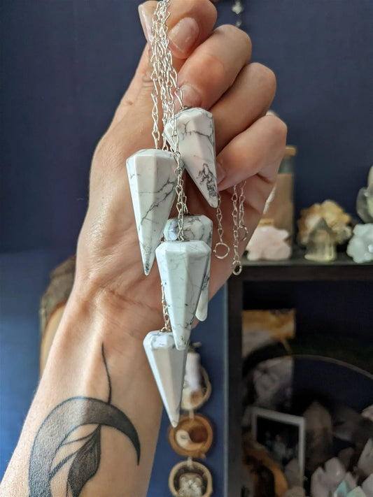 1 pendule en howlite - Aurore Lune