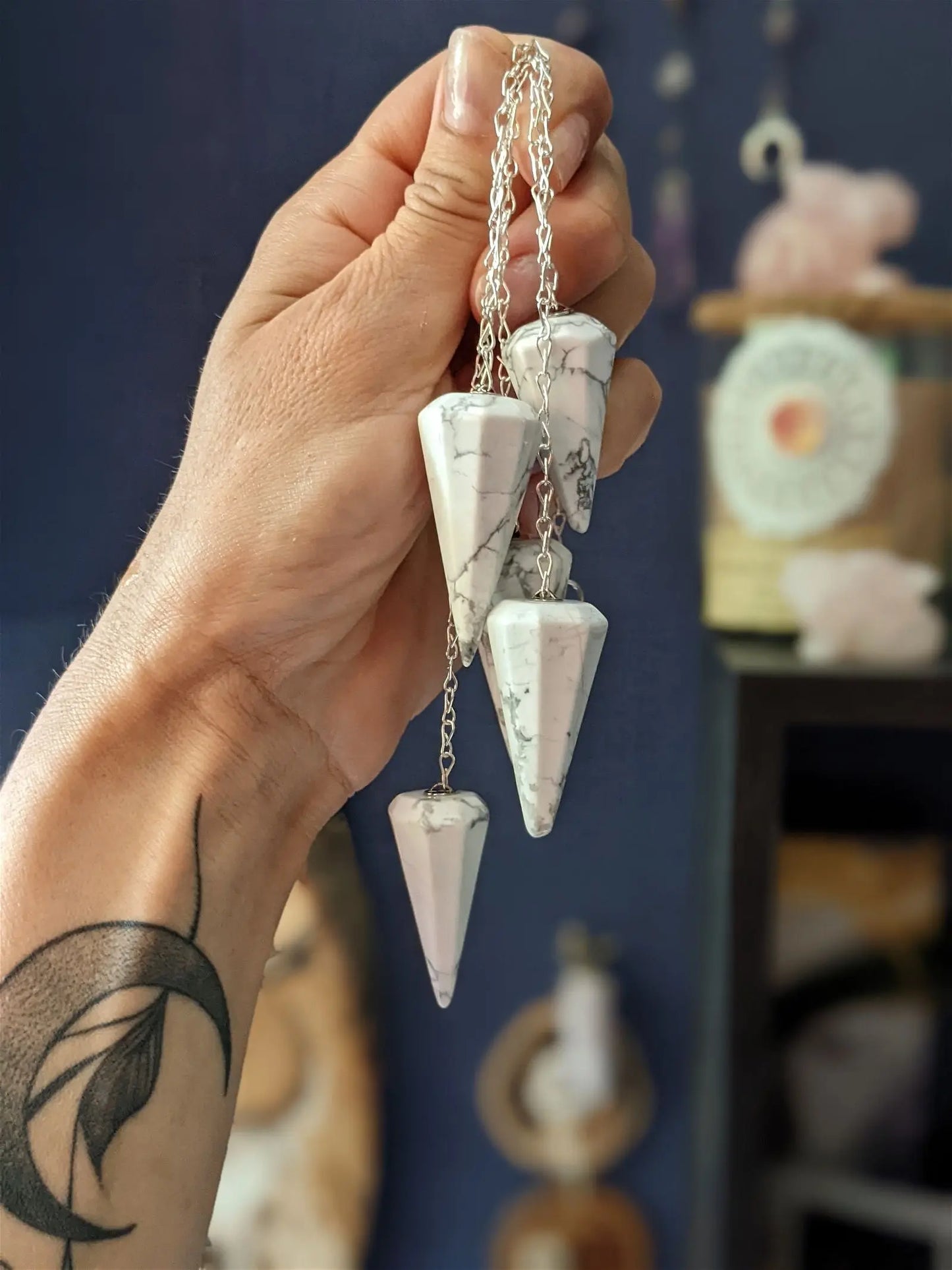 1 pendule en howlite - Aurore Lune