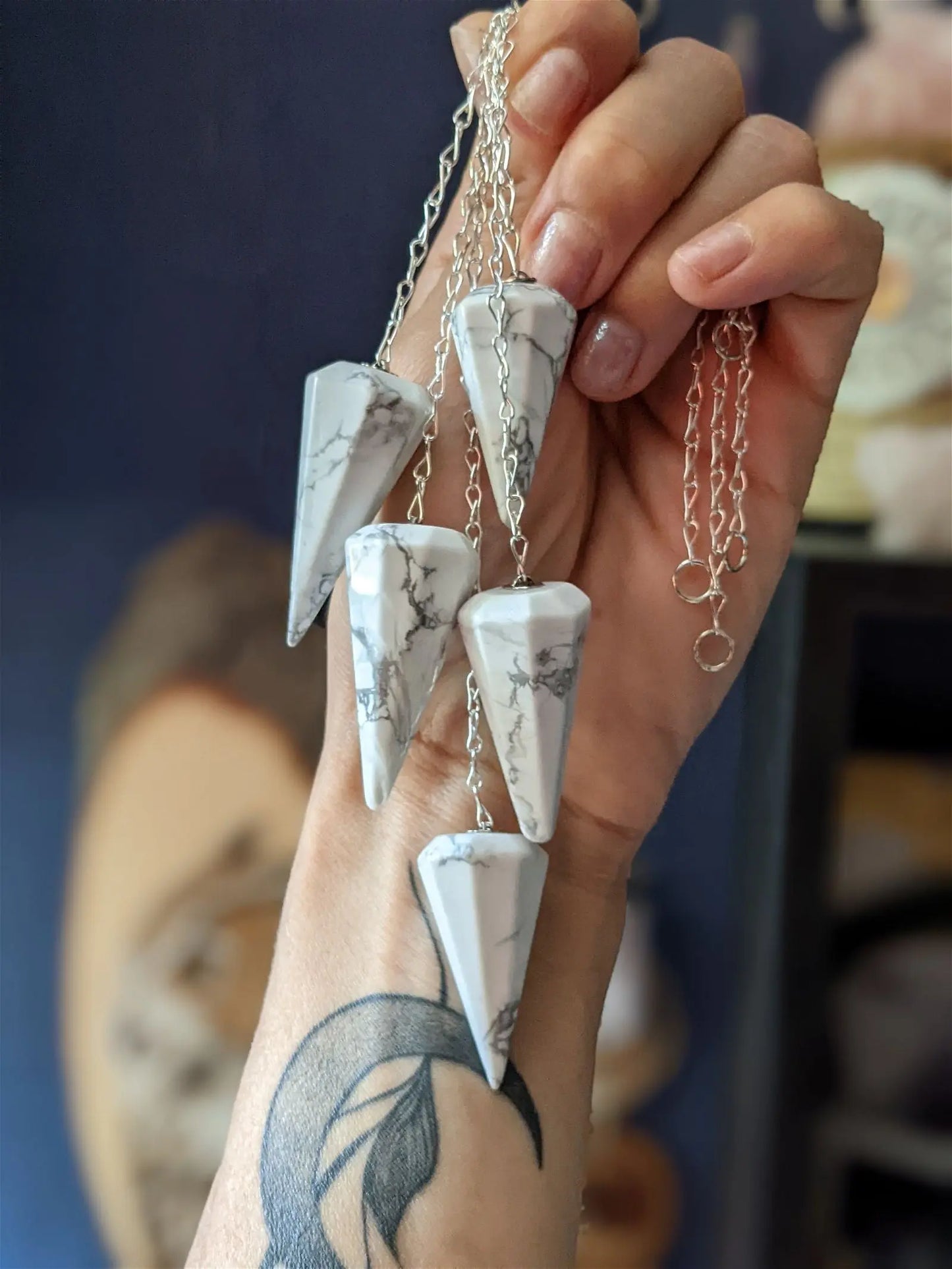 1 pendule en howlite - Aurore Lune