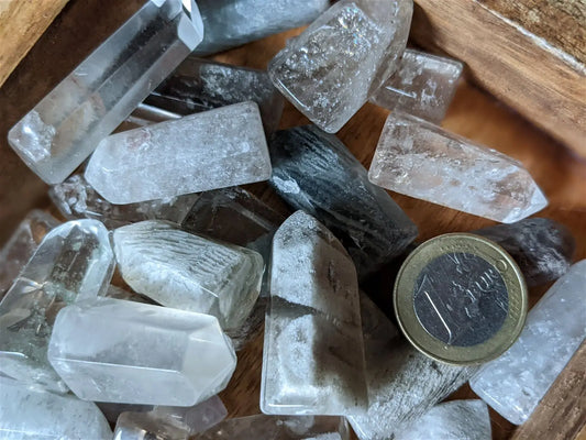 1 petite pointe lodolite quartz ou à inclusions - Aurore Lune