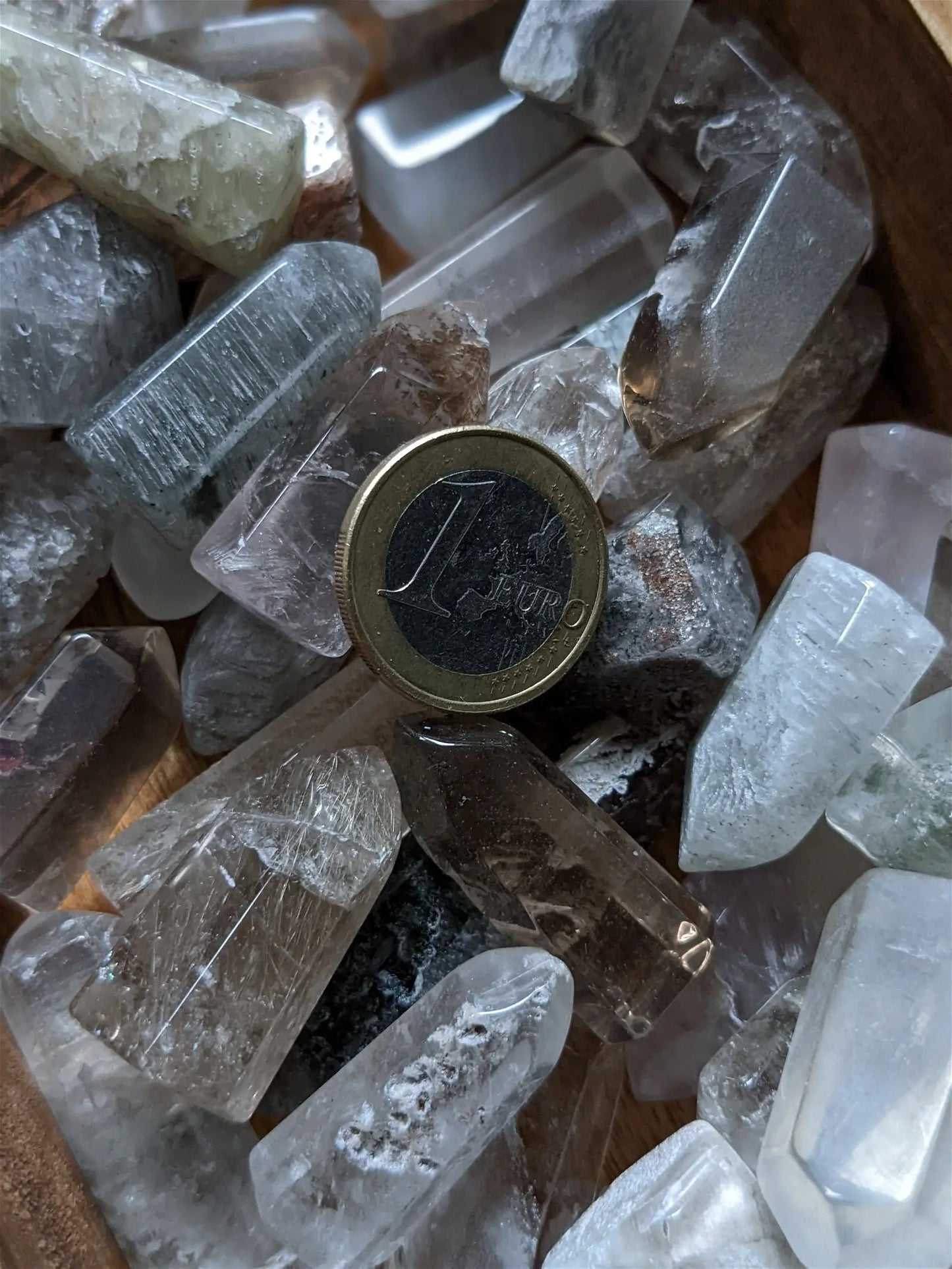 1 petite pointe lodolite quartz ou à inclusions - Aurore Lune