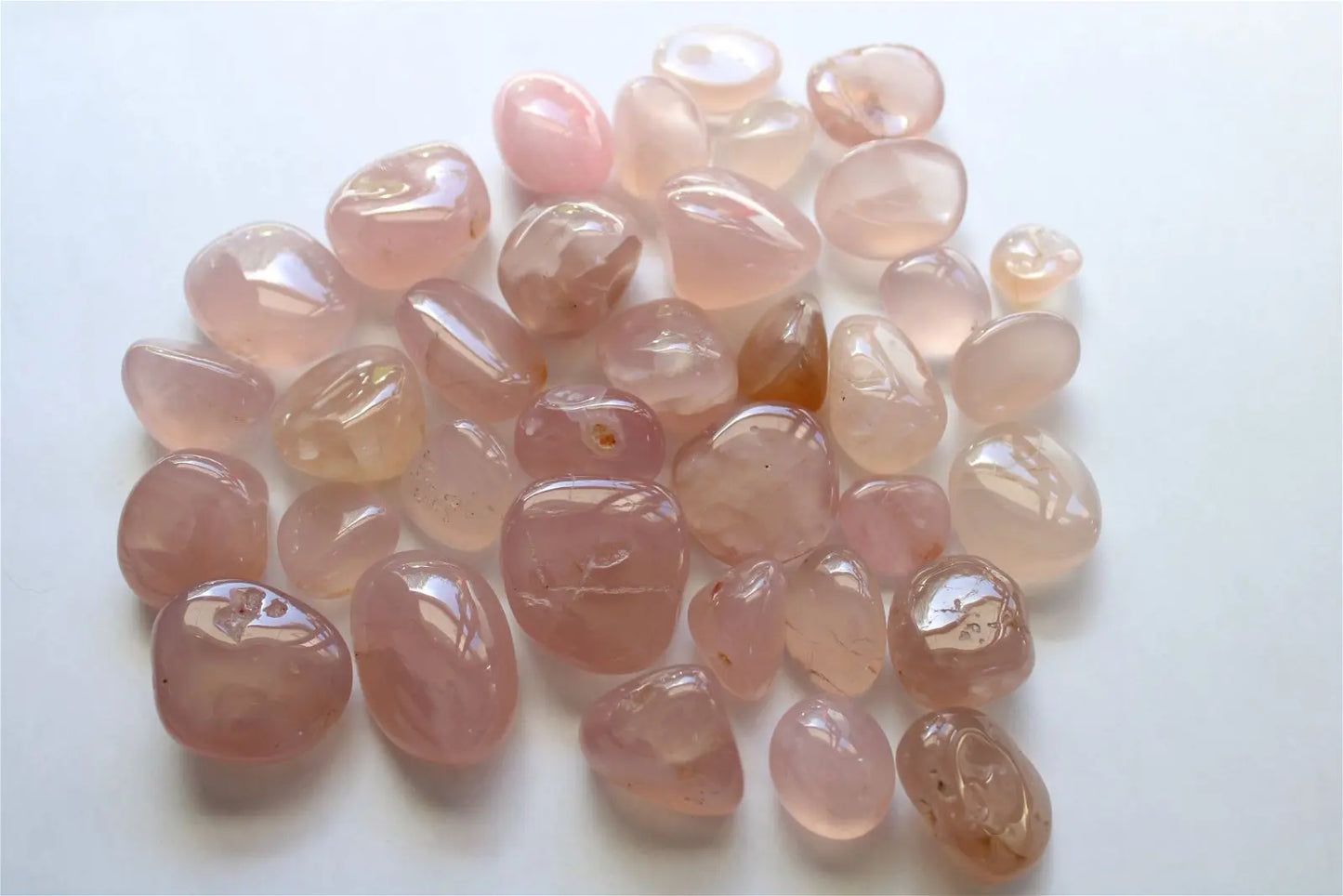 1 pierre roulée calcédoine rose - Aurore Lune