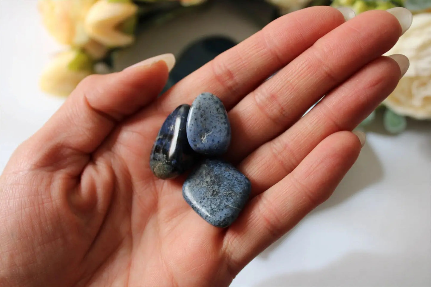 1 pierre roulée de dumortiérite - Aurore Lune