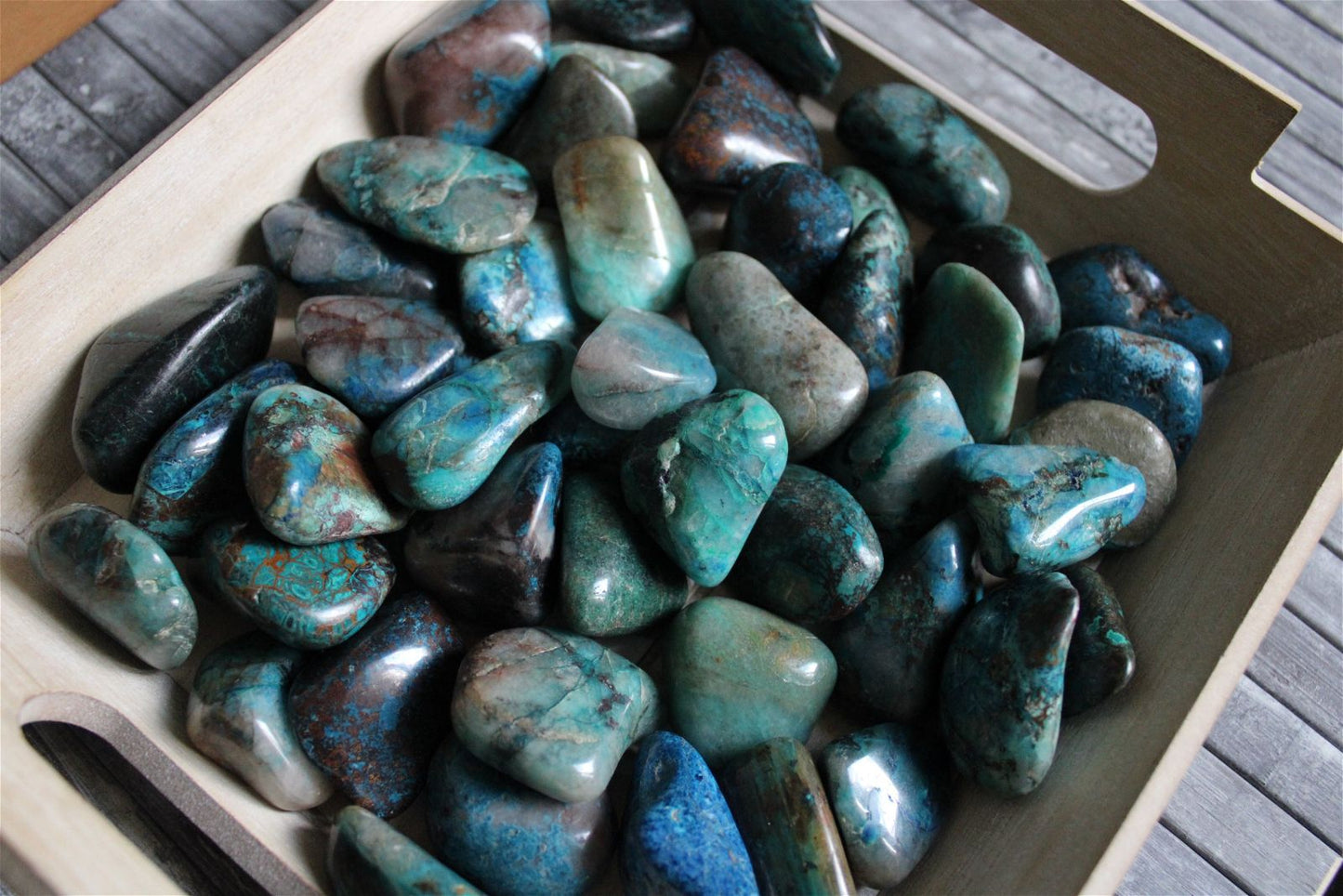 1 pierre roulée en chrysocolle shattuckite - Aurore Lune