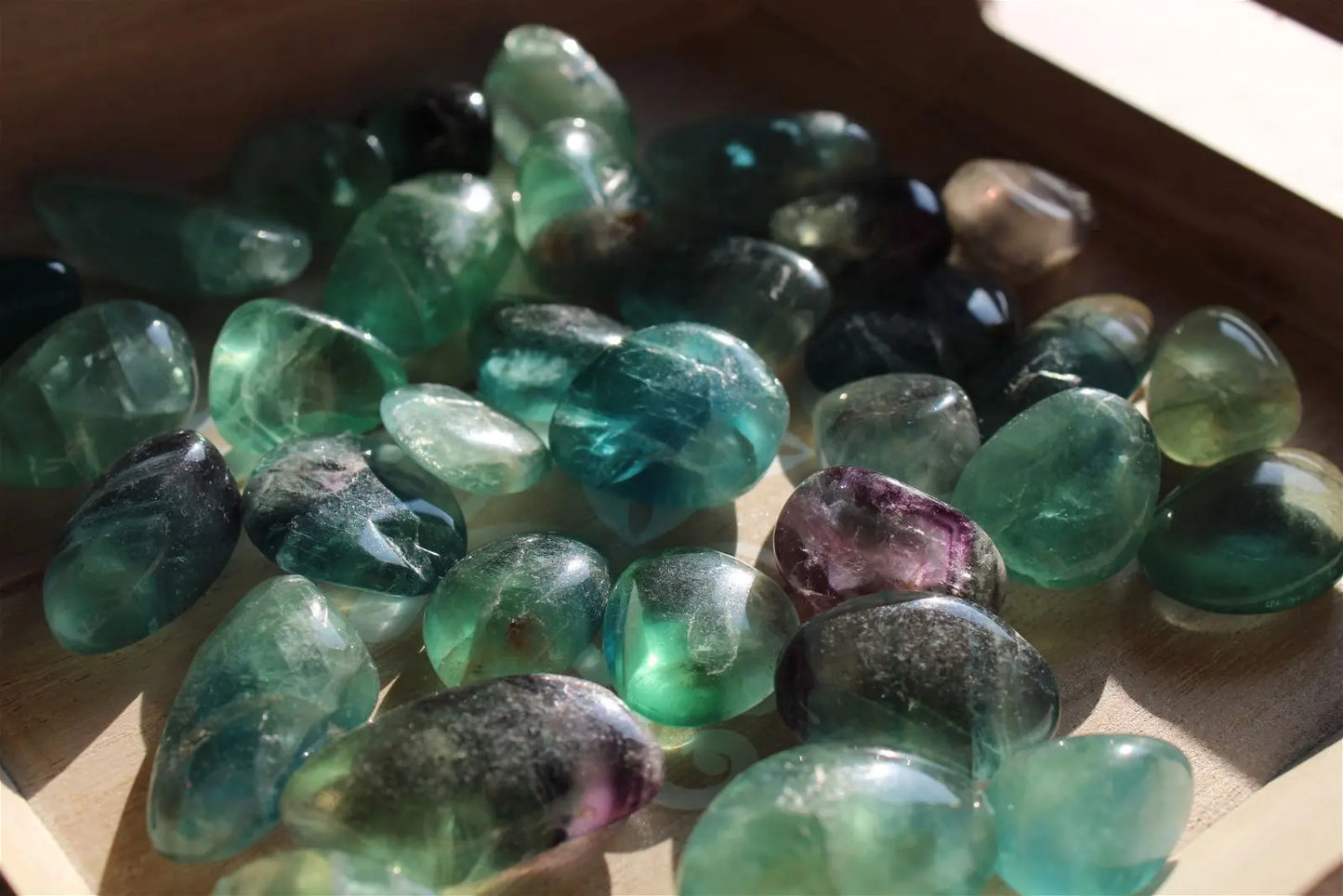1 pierre roulée en fluorite - Aurore Lune
