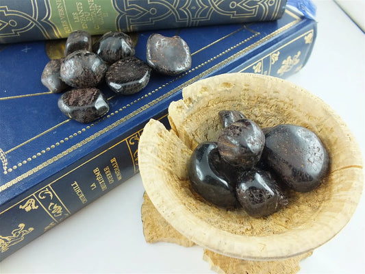 1 pierre roulée en grenat - Aurore Lune