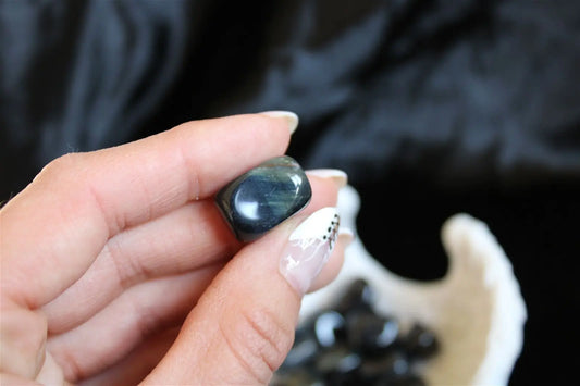 1 pierre roulée en oeil de faucon ou pierre d'Horus - Aurore Lune