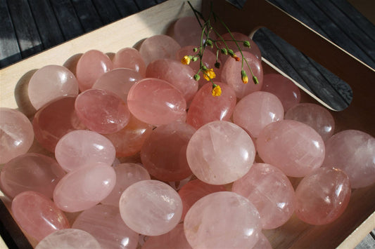 1 pierre roulée en quartz rose d'Afrique 3-4 cm - Aurore Lune