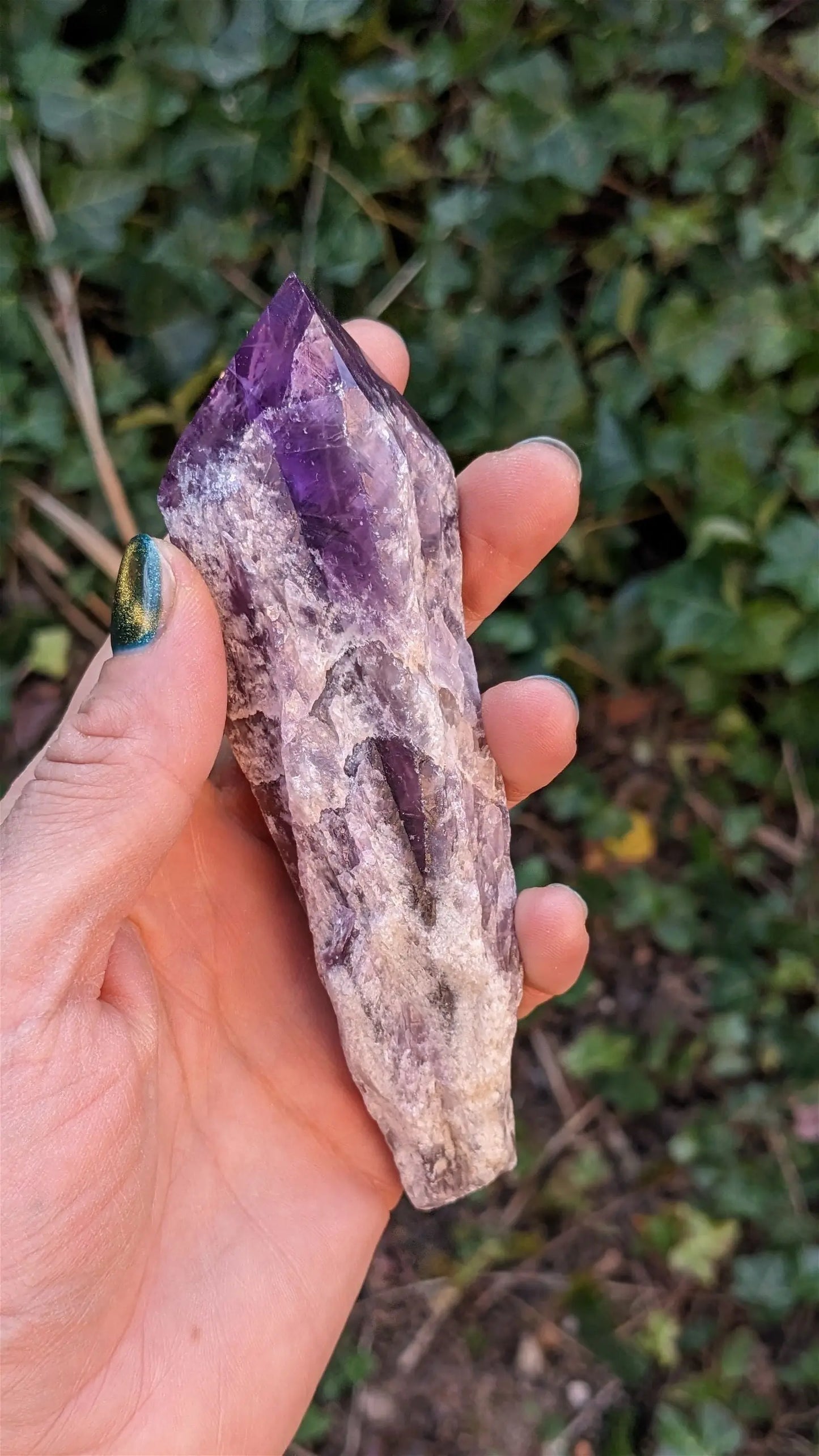 1 pointe brute d'améthyste qualité + 14 cm - Aurore Lune