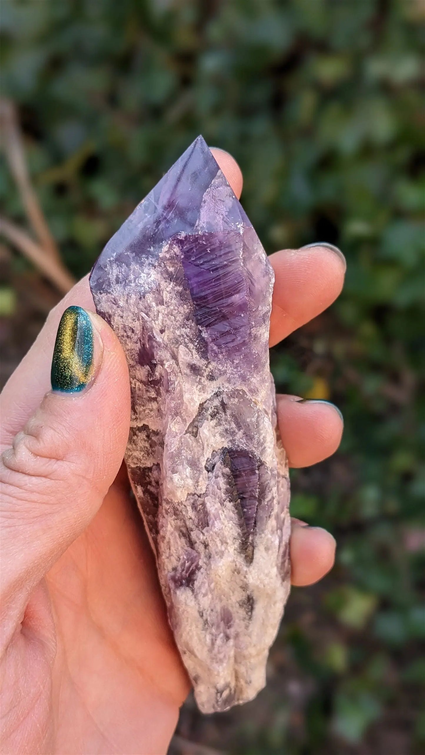1 pointe brute d'améthyste qualité + 14 cm - Aurore Lune