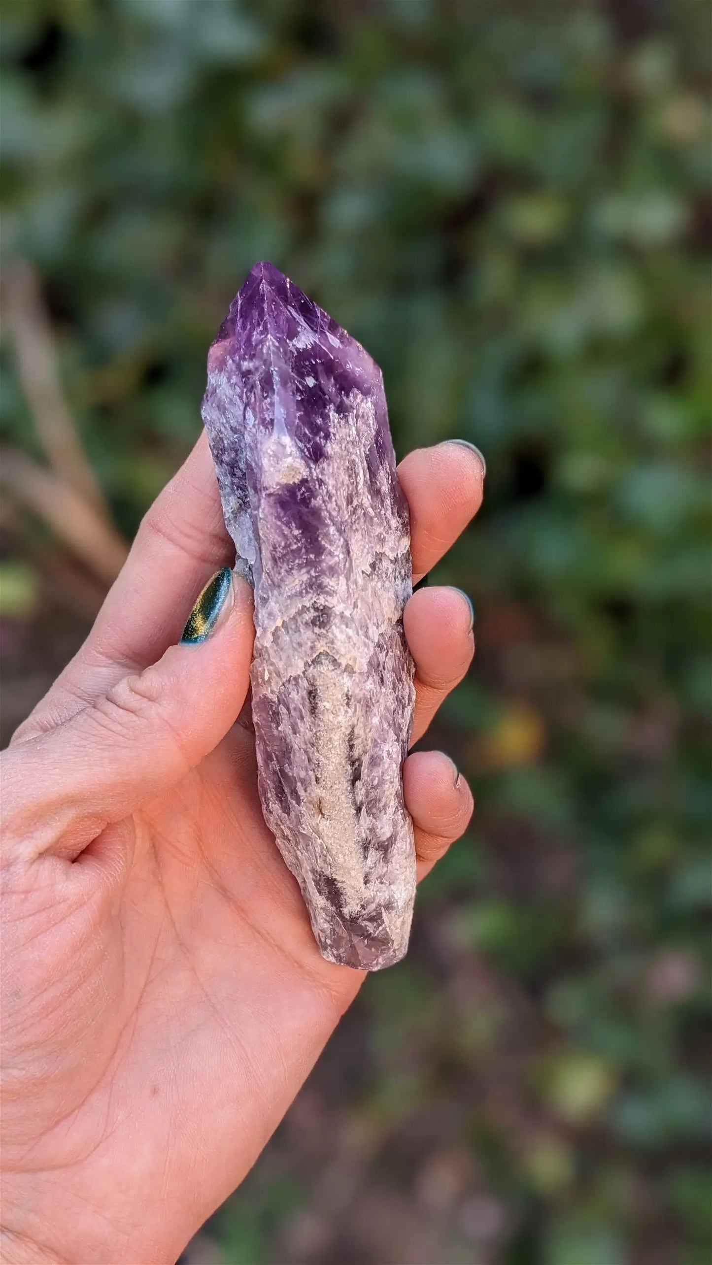 1 pointe brute d'améthyste qualité + 14 cm - Aurore Lune