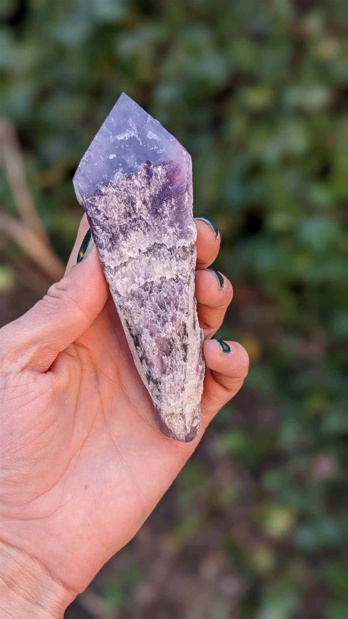 1 pointe brute d'améthyste qualité + 14 cm - Aurore Lune
