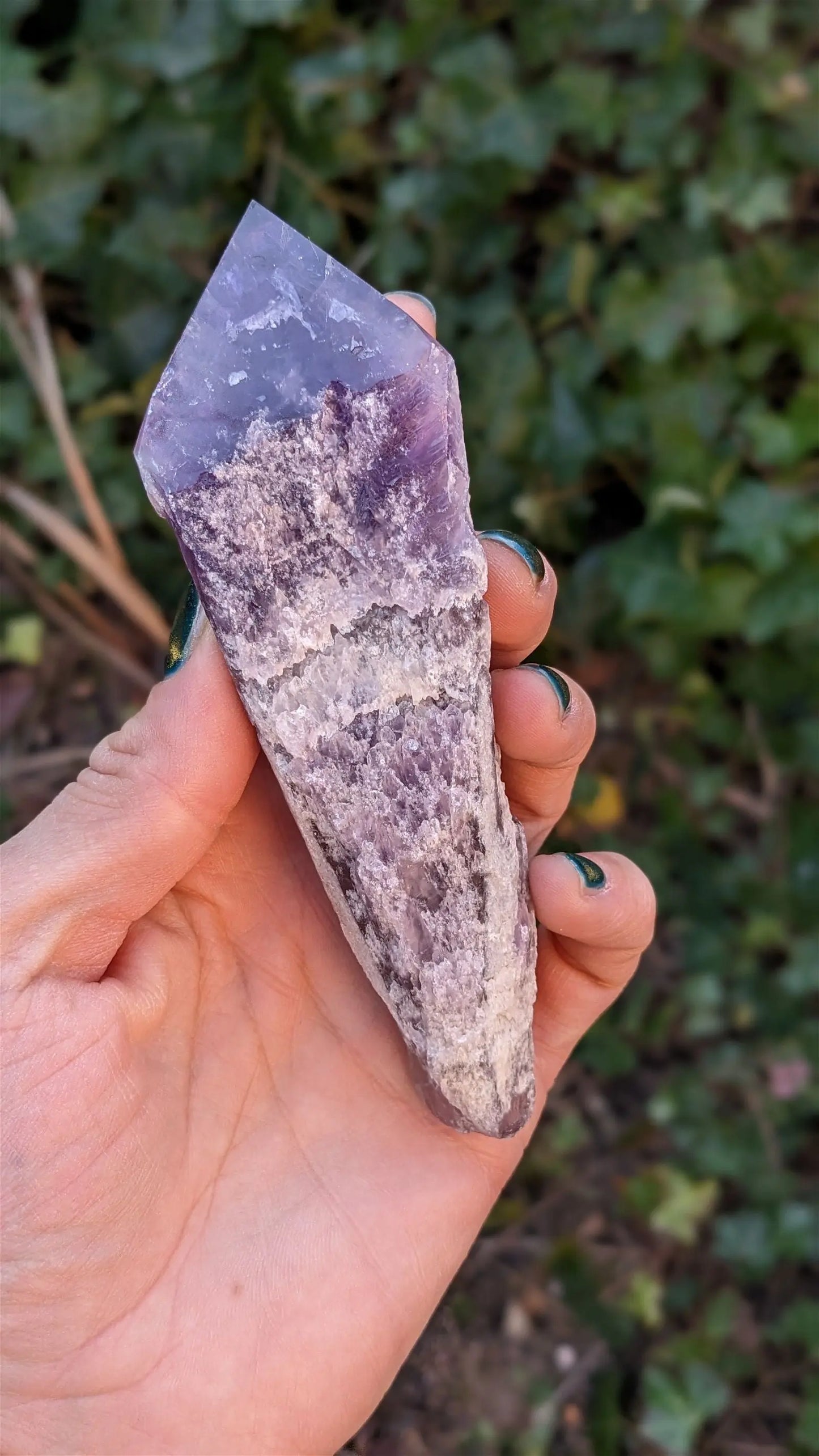 1 pointe brute d'améthyste qualité + 14 cm - Aurore Lune