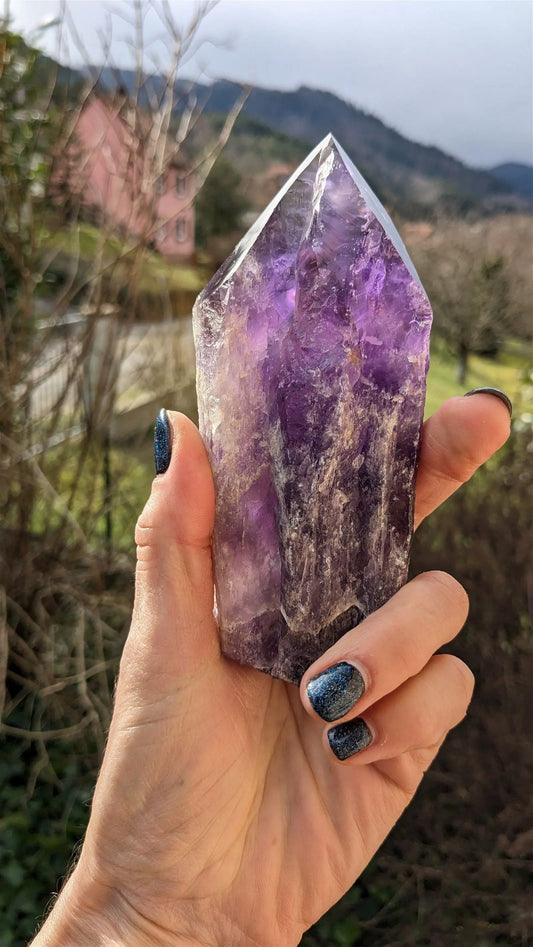 1 pointe brute d'améthyste qualité + 15 cm - Aurore Lune