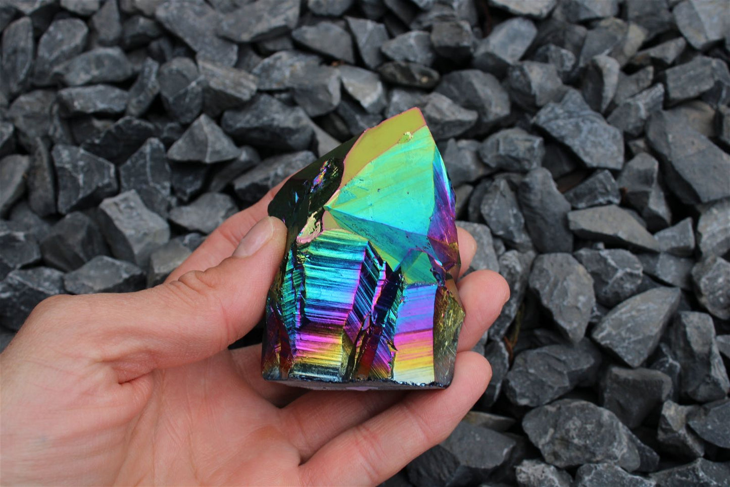 1 pointe cristal de roche RAINBOW AURA - Aurore Lune