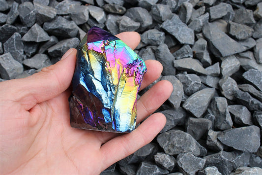 1 pointe cristal de roche RAINBOW AURA - Aurore Lune