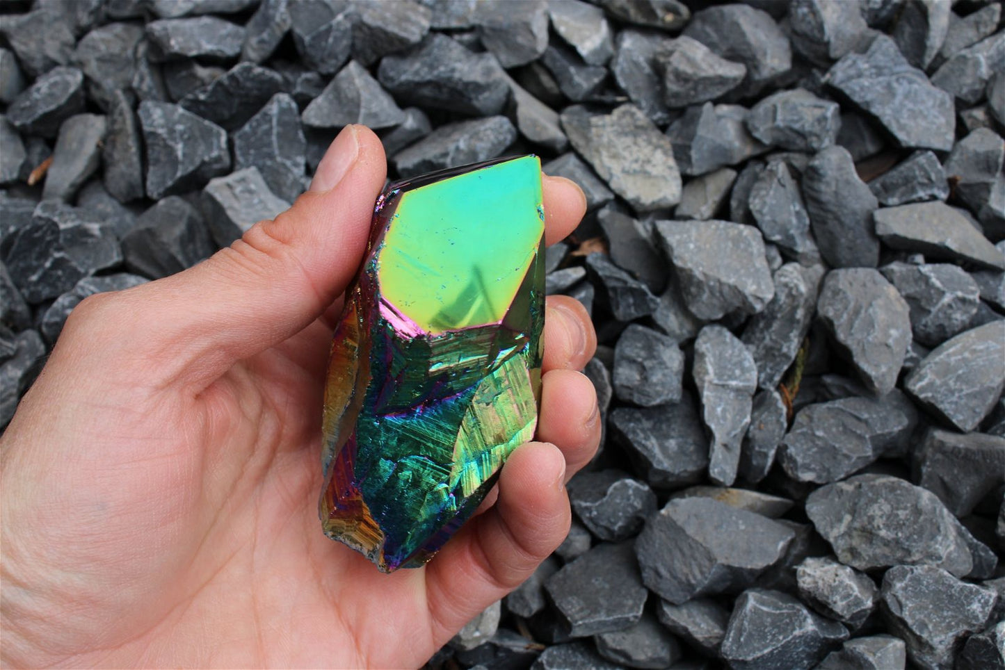 1 pointe cristal de roche RAINBOW AURA - Aurore Lune