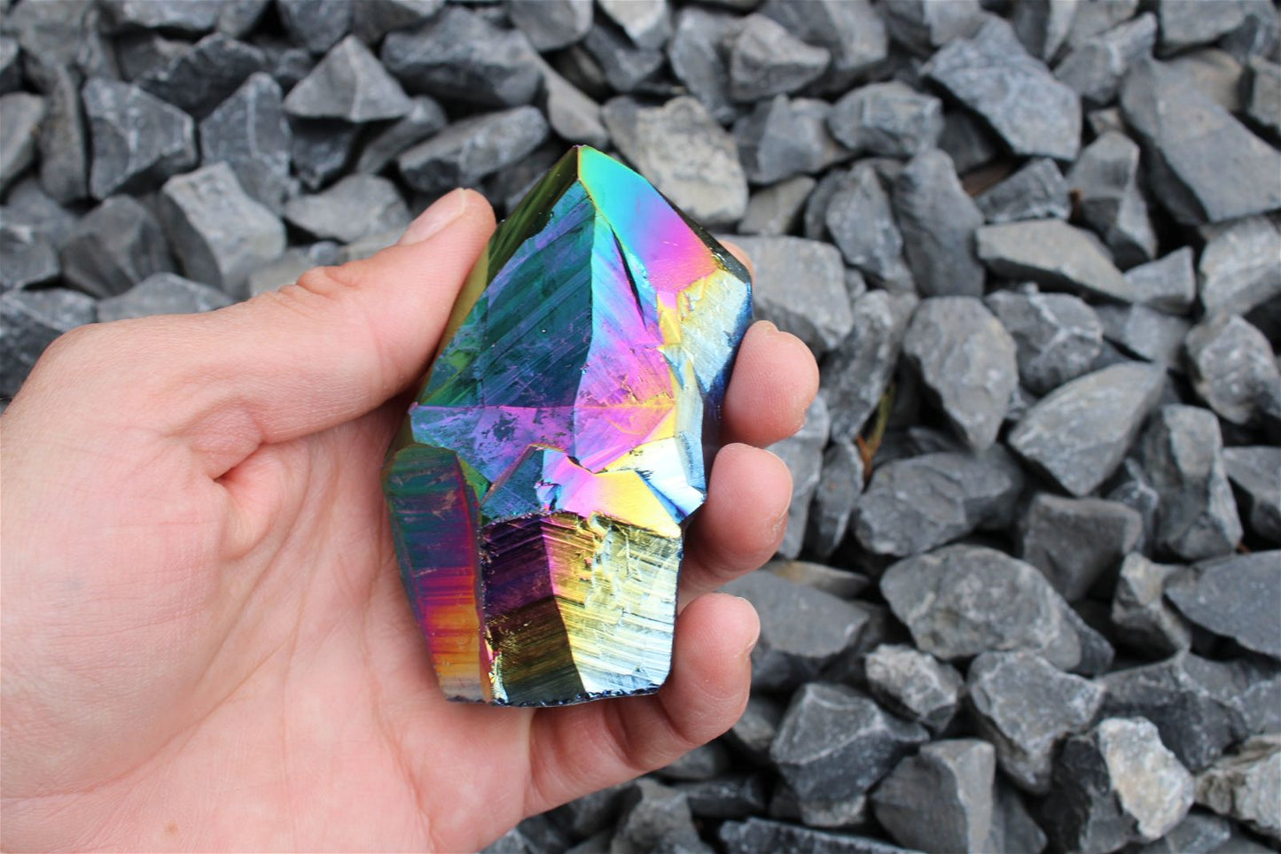 1 pointe cristal de roche RAINBOW AURA - Aurore Lune