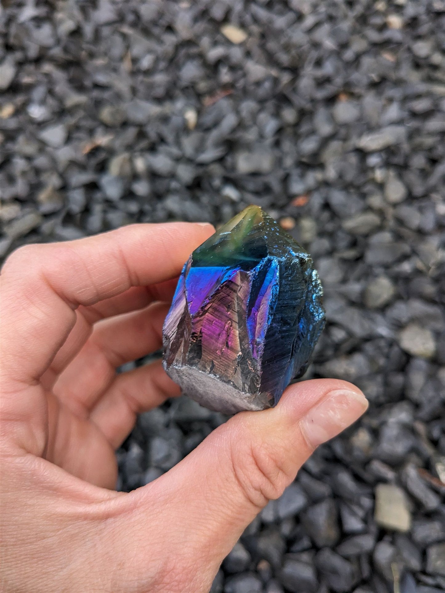 1 pointe cristal de roche RAINBOW AURA - Aurore Lune