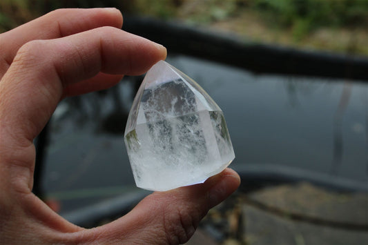 1 pointe de cristal de roche *D* - Aurore Lune