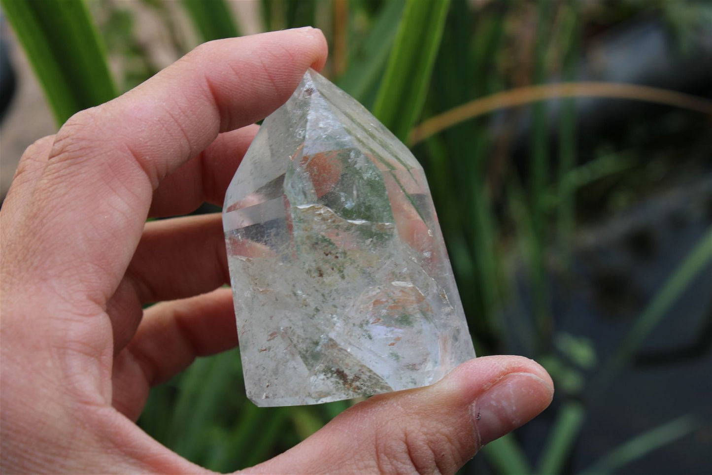 1 pointe de cristal de roche *M* - Aurore Lune
