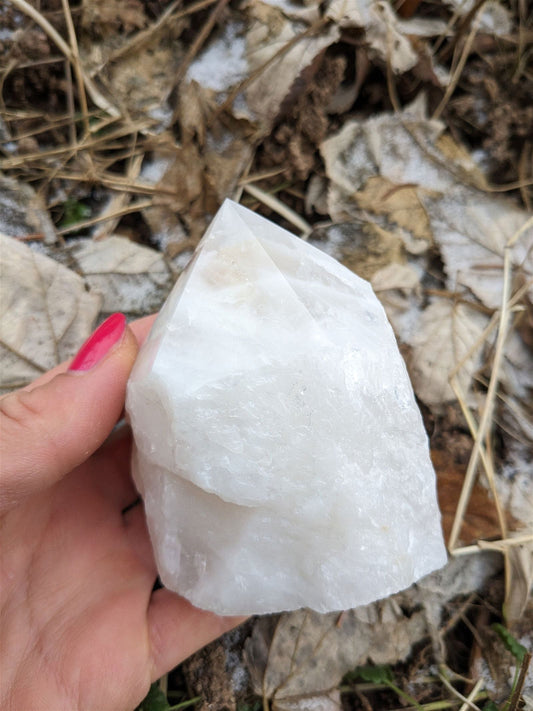 1 pointe de cristal de roche mi - brute - Aurore Lune