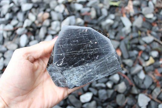 1 pointe de tourmaline noire brute - Aurore Lune