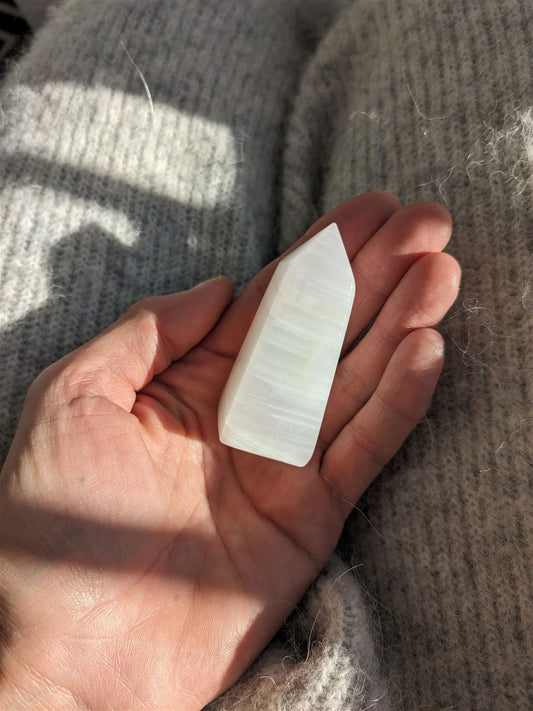 1 pointe en manganocalcite 6.5 cm - Aurore Lune