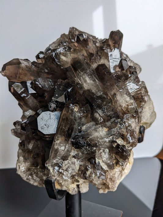 1 quartz fumé ou enfumé sur socle photo contractuelle - Aurore Lune