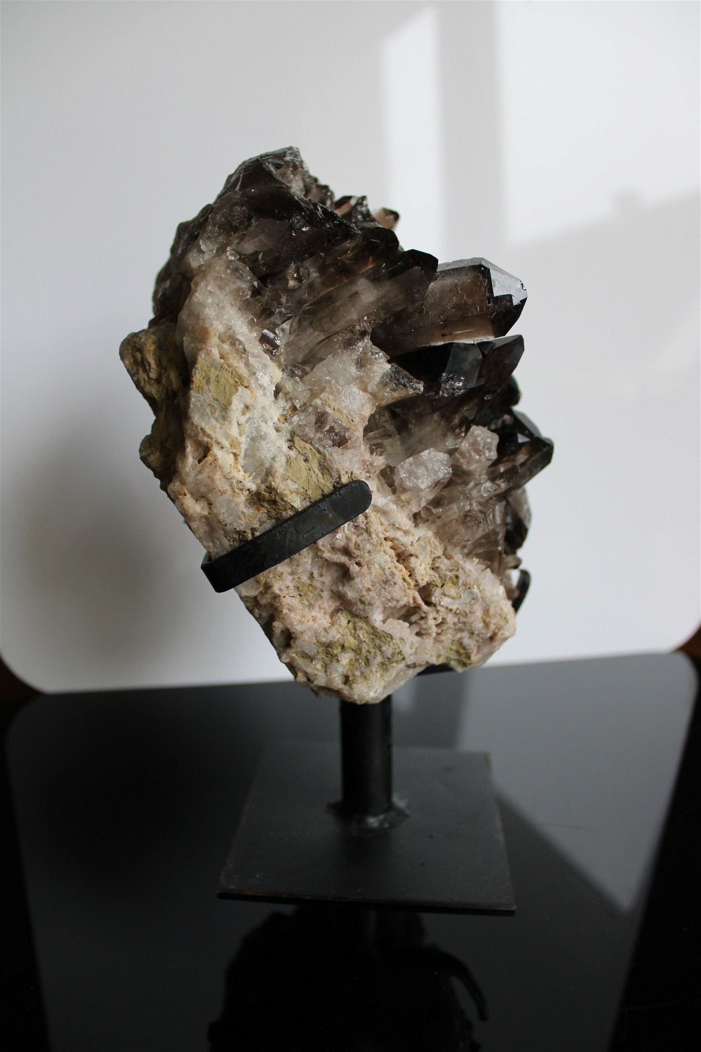 1 quartz fumé ou enfumé sur socle photo contractuelle - Aurore Lune