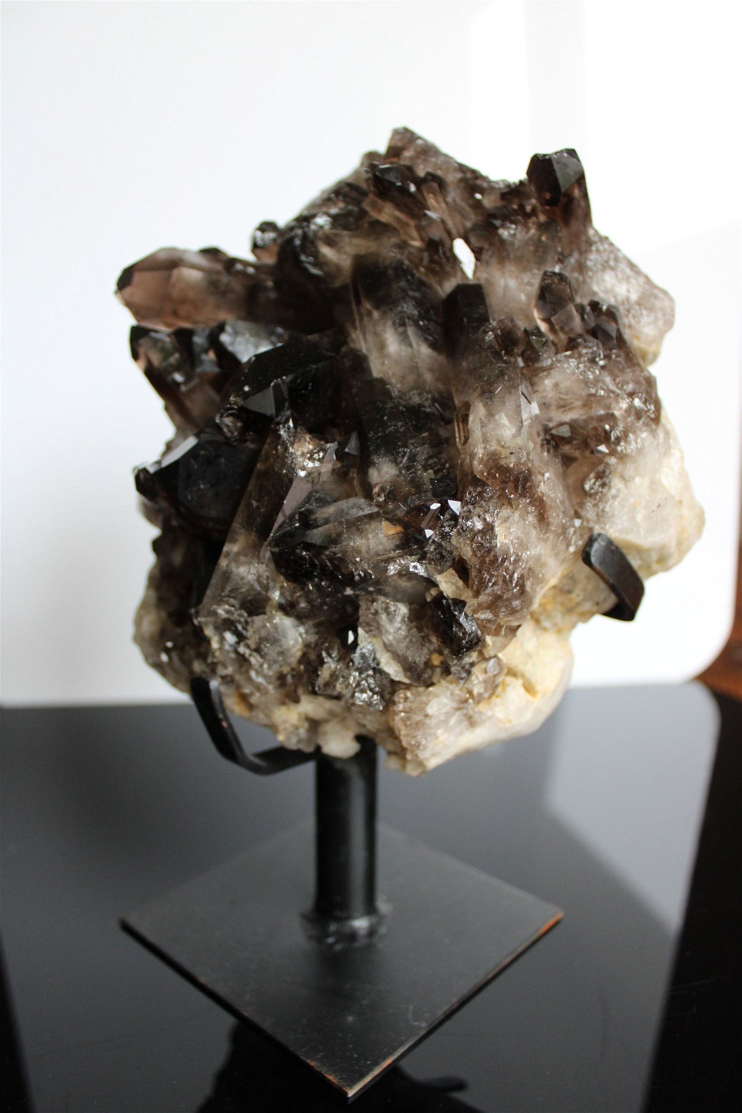 1 quartz fumé ou enfumé sur socle photo contractuelle - Aurore Lune