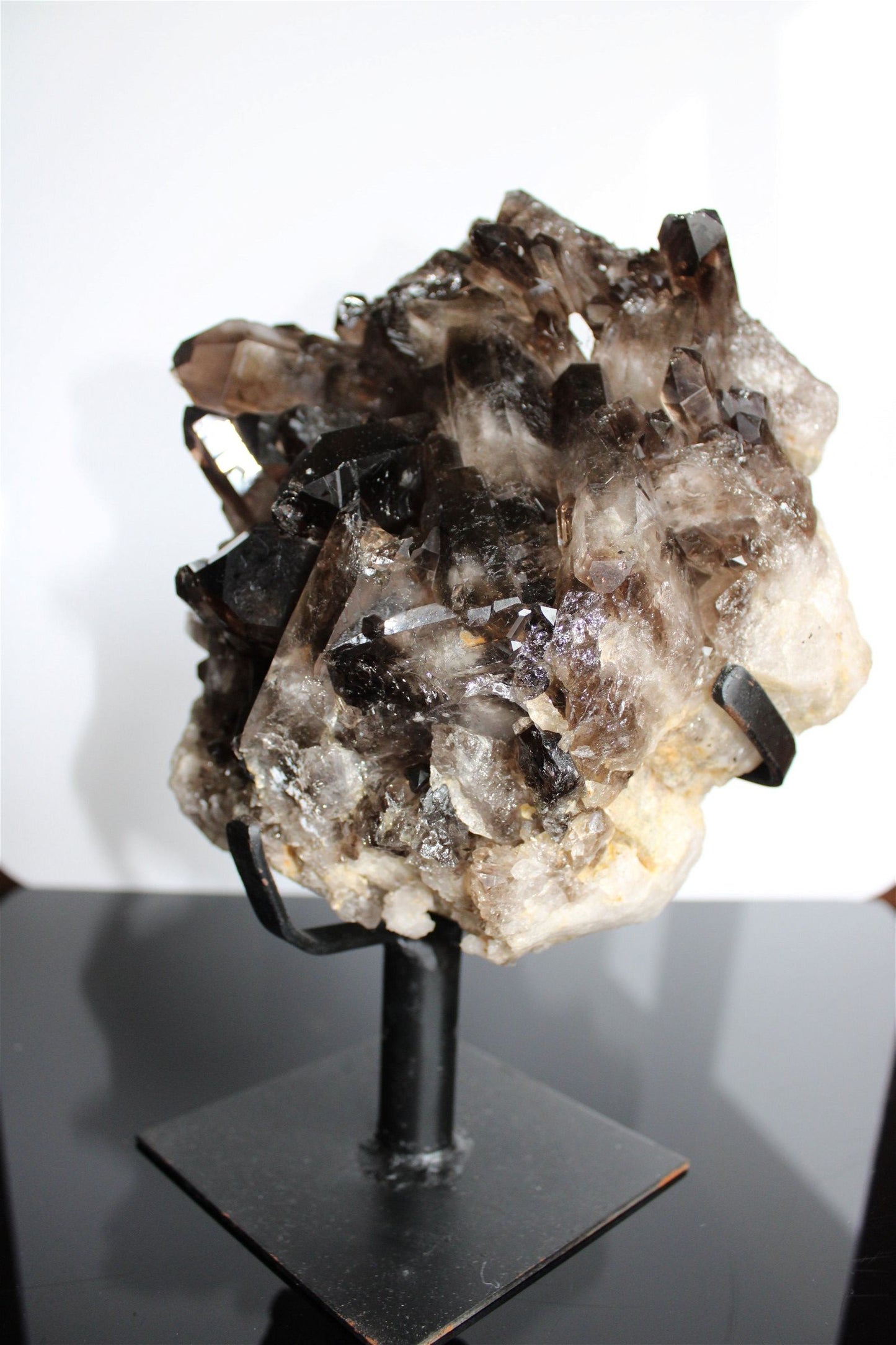 1 quartz fumé ou enfumé sur socle photo contractuelle - Aurore Lune