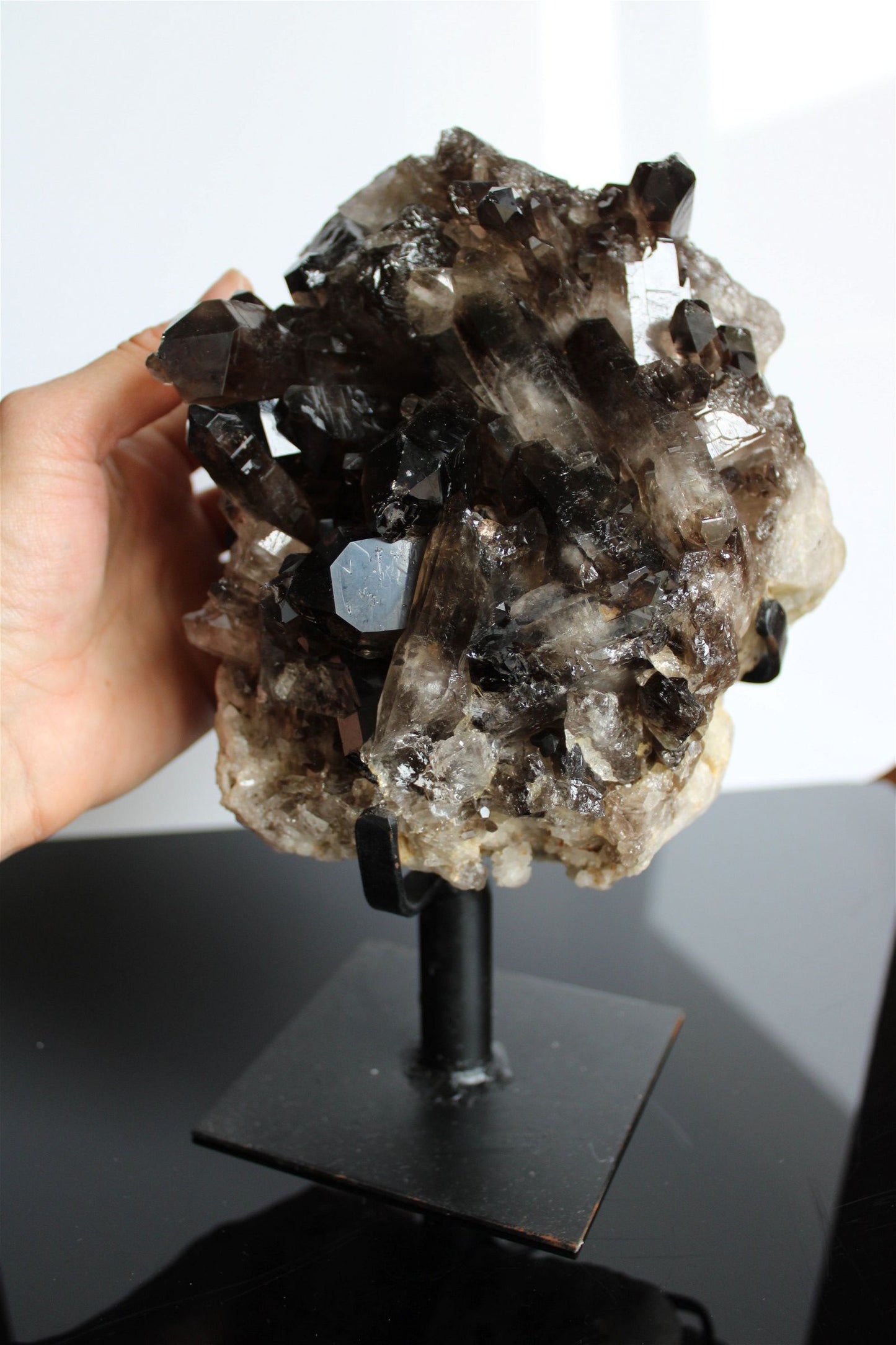 1 quartz fumé ou enfumé sur socle photo contractuelle - Aurore Lune