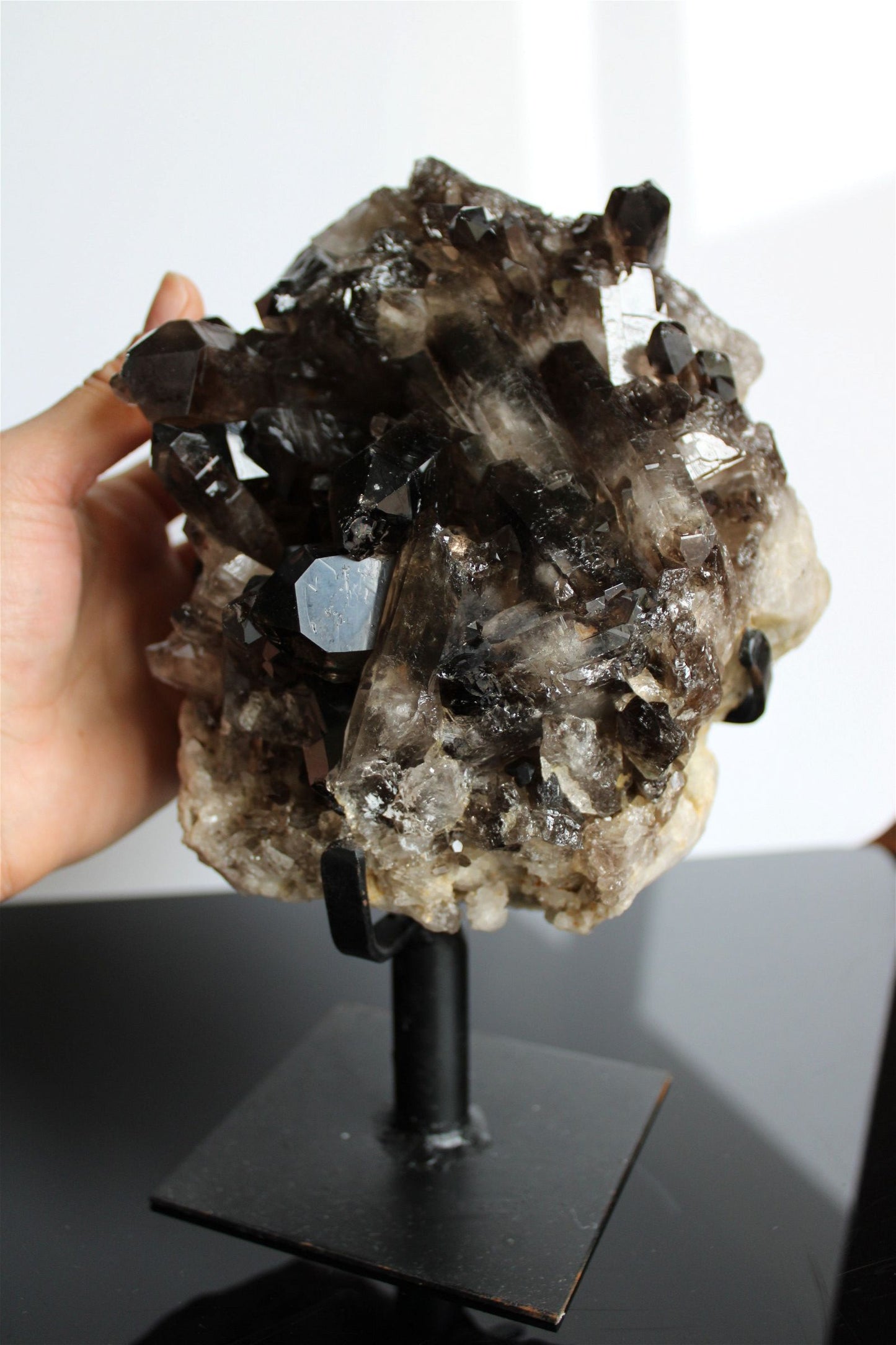1 quartz fumé ou enfumé sur socle photo contractuelle - Aurore Lune