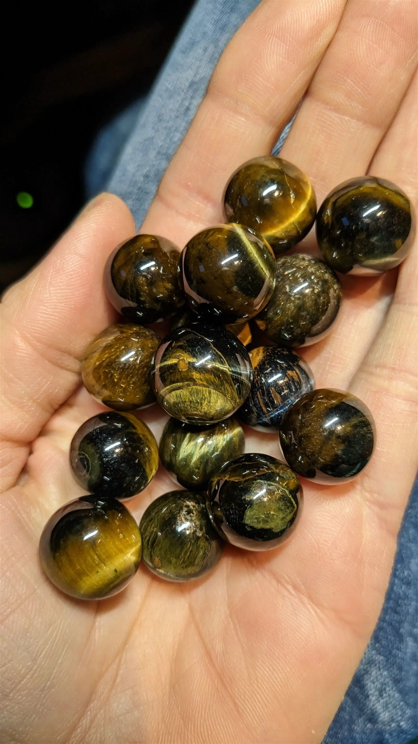 1 sphere 16mm en oeil de faucon ou pierre d'Horus - Aurore Lune