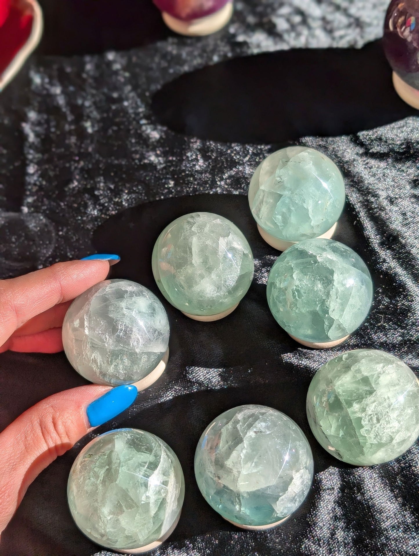 1 sphère en fluorite verte avec support - Aurore Lune