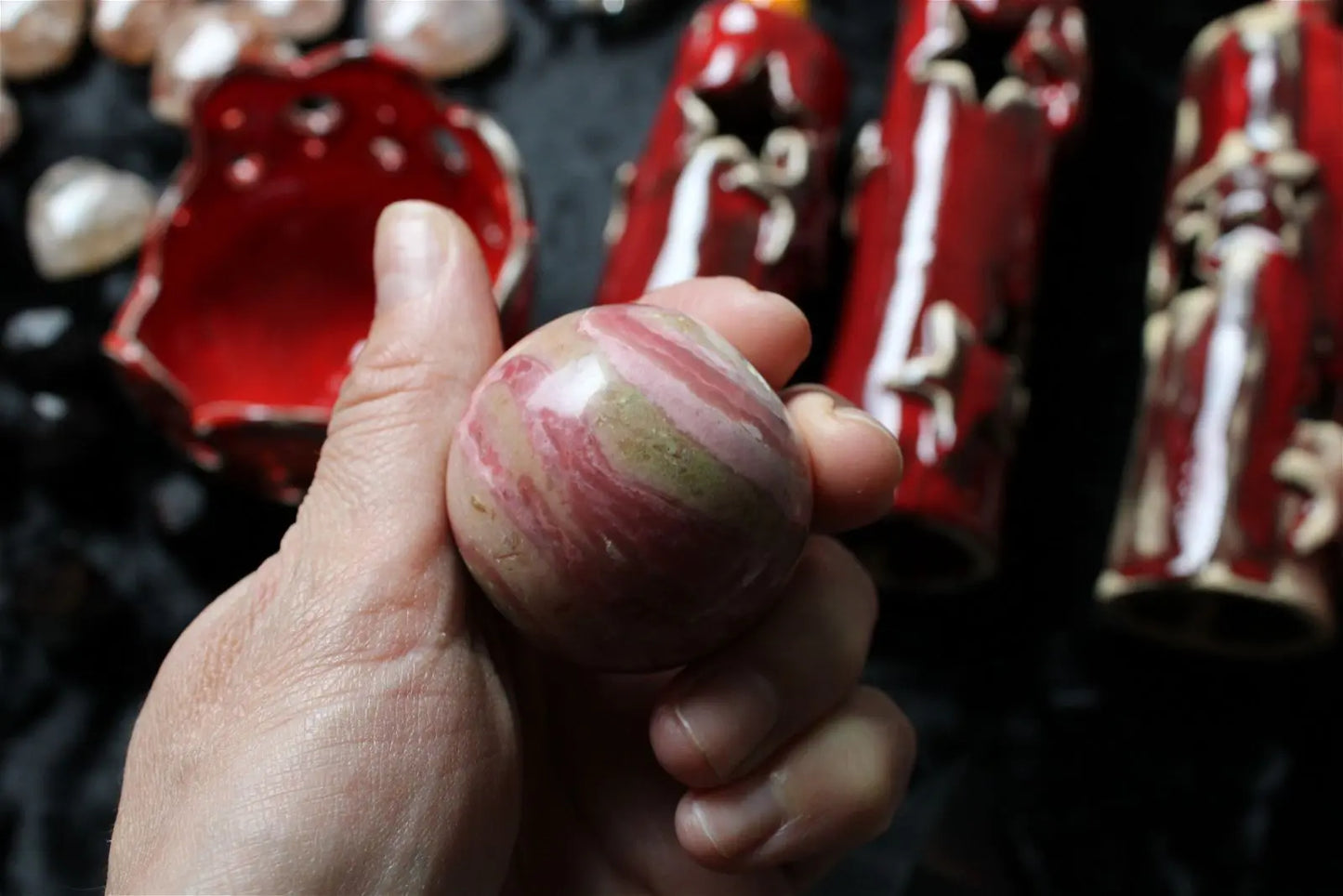 1 sphère en opale rose du Pérou 4 cm avec socle - Aurore Lune