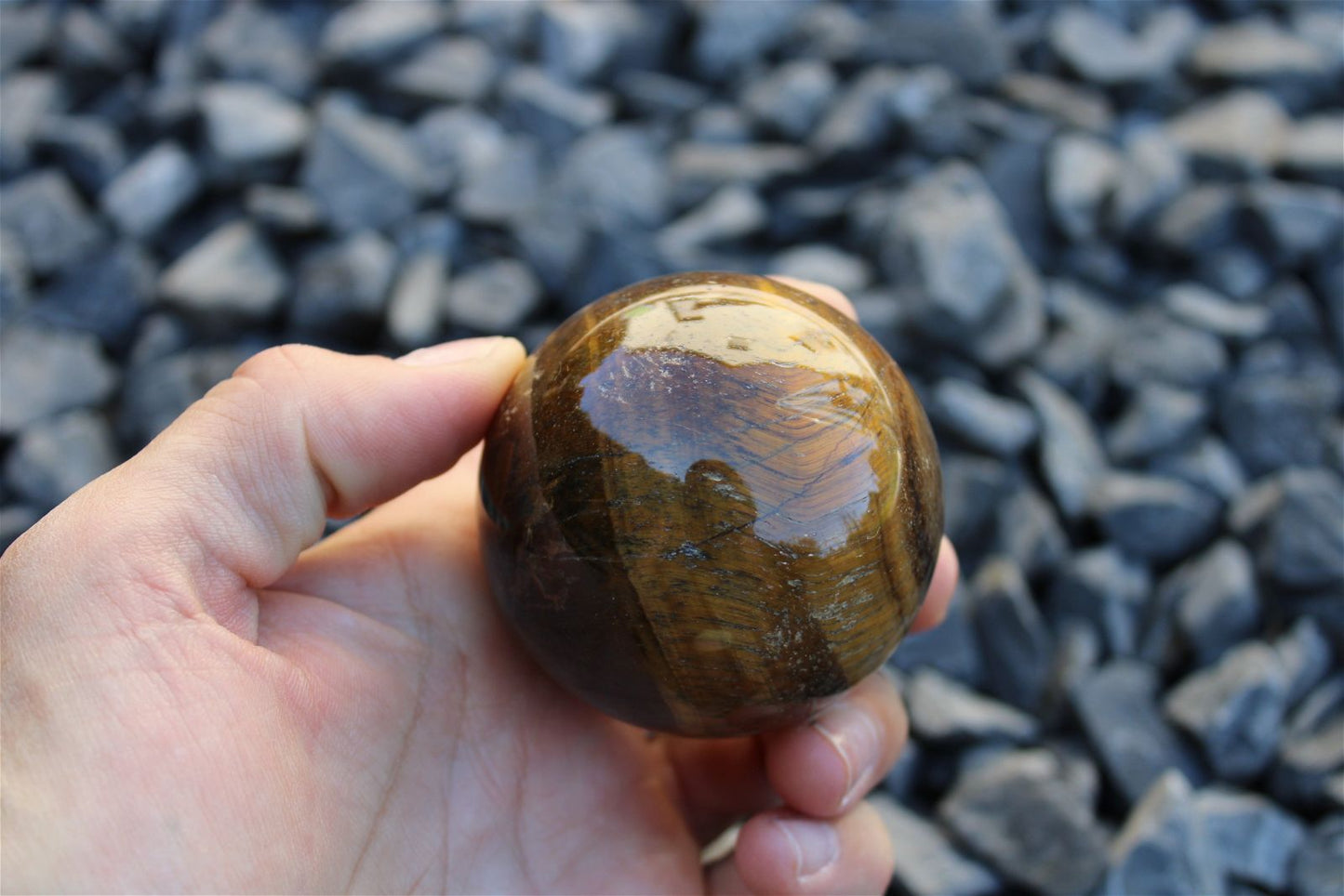 1 sphère oeil de tigre et support bois 5.6 cm - Aurore Lune