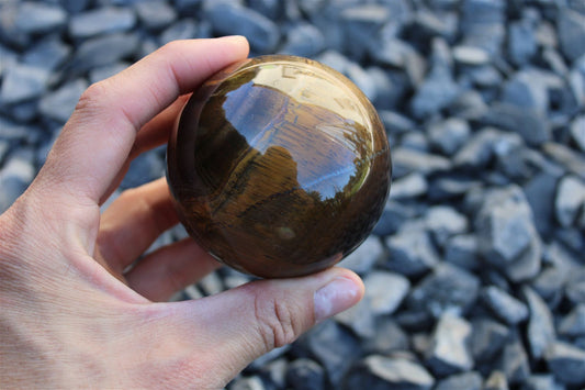 1 sphère oeil de tigre et support bois 6.5cm - Aurore Lune